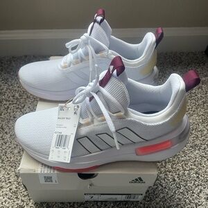 NWT Reebok tennis shoes